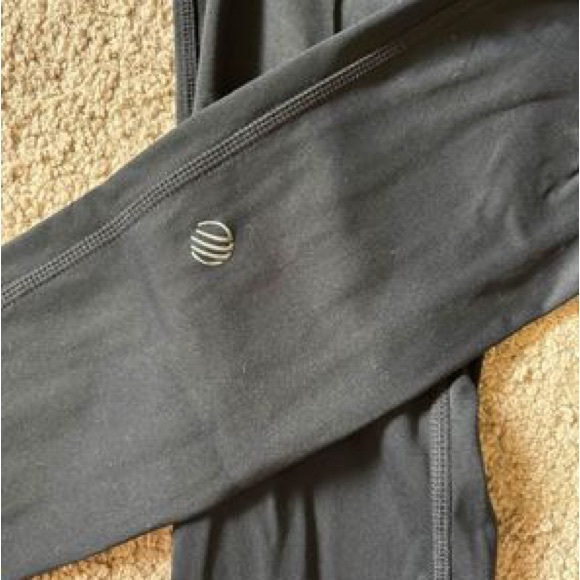 Black High Waisted 26” Side Pocket Legging - Picture 2 of 4